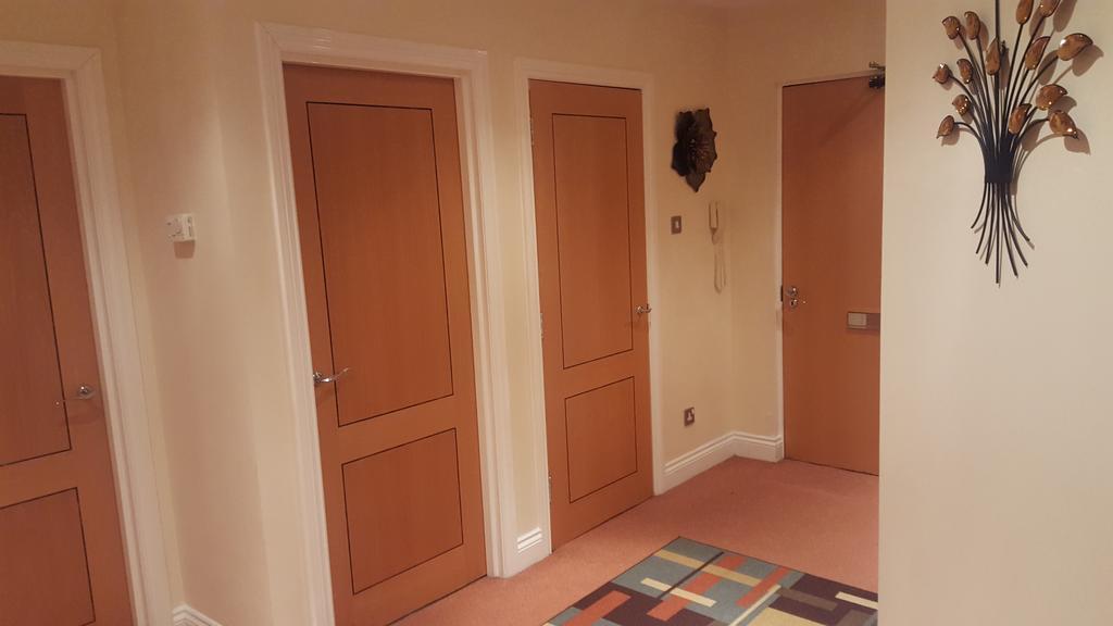 Penthouse Apartment Sleeps 11 เอดินบะระ ภายนอก รูปภาพ