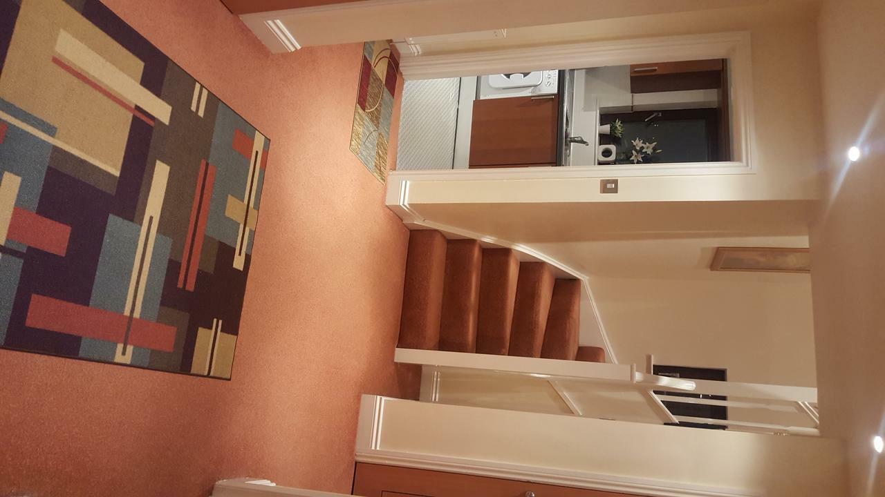 Penthouse Apartment Sleeps 11 เอดินบะระ ภายนอก รูปภาพ